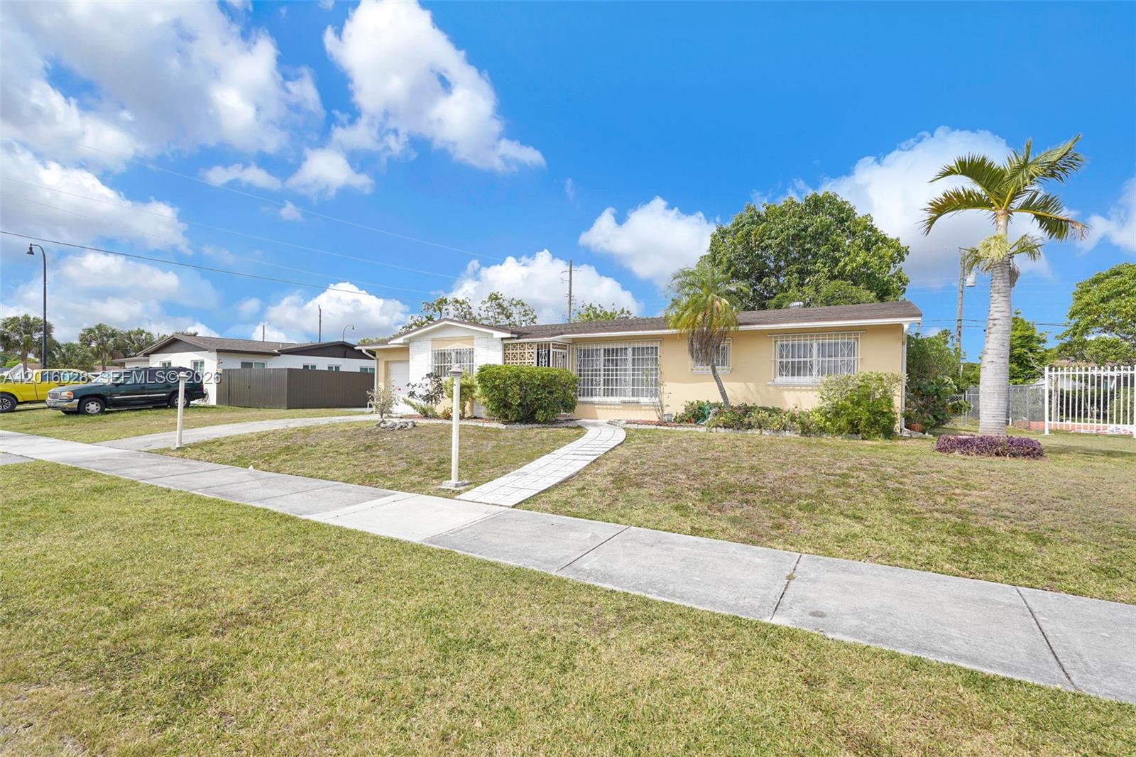FAIRWAY HOUSE SEC 1 - Residential