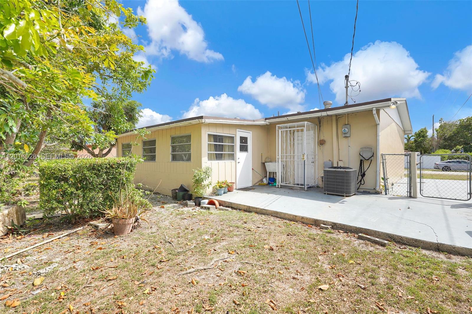 FAIRWAY HOUSE SEC 1 - Residential