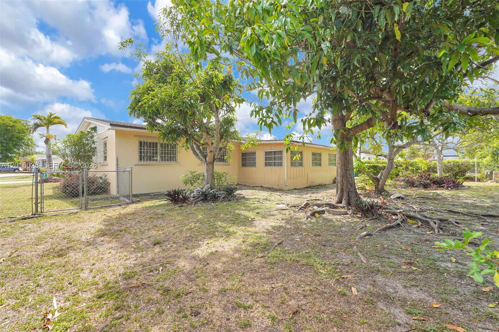 FAIRWAY HOUSE SEC 1 - Residential