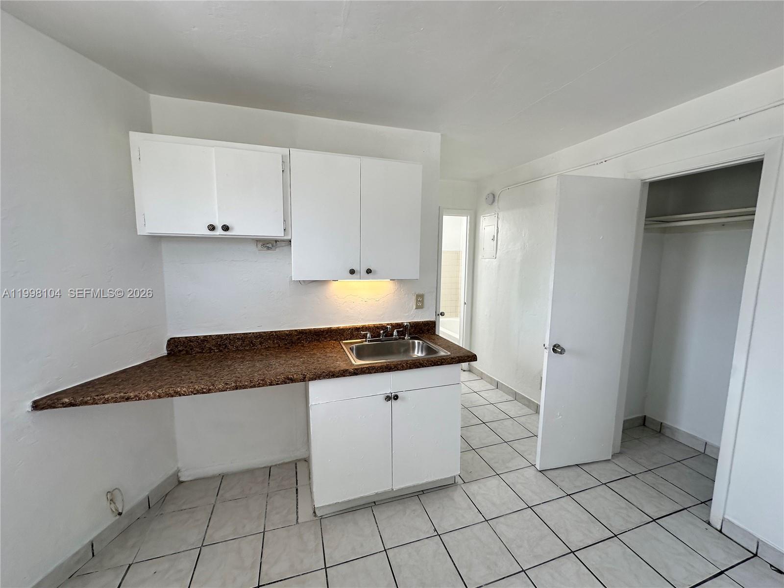 GIBSONS ADDITION - Residential Lease