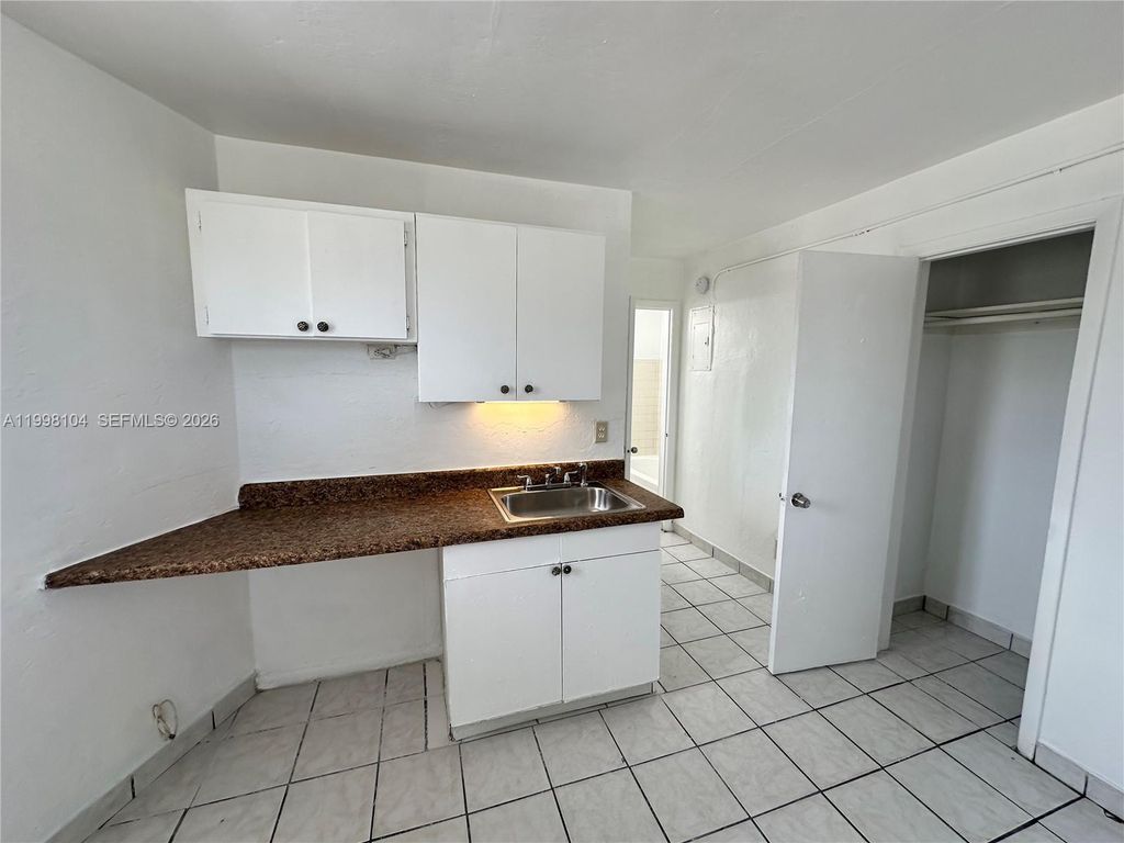 Photo of 701 NW 7th Ave #1, Hallandale Beach, FL 33009 (MLS # A11998104)