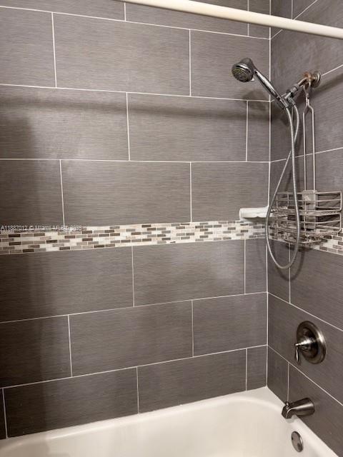 FOXWOOD ESTATES 2 OF LAKE - Residential