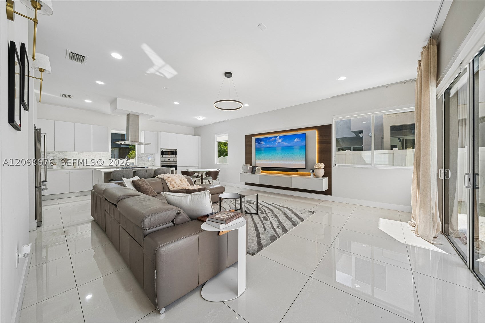 7442 NW 100th Ave