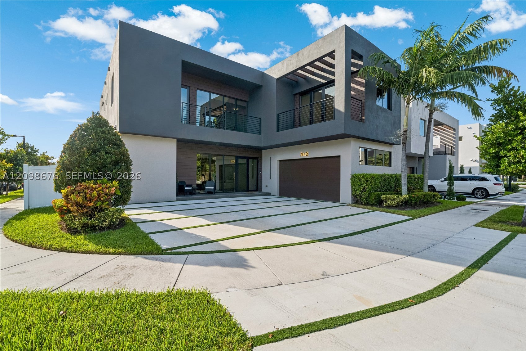 7442 NW 100th Ave