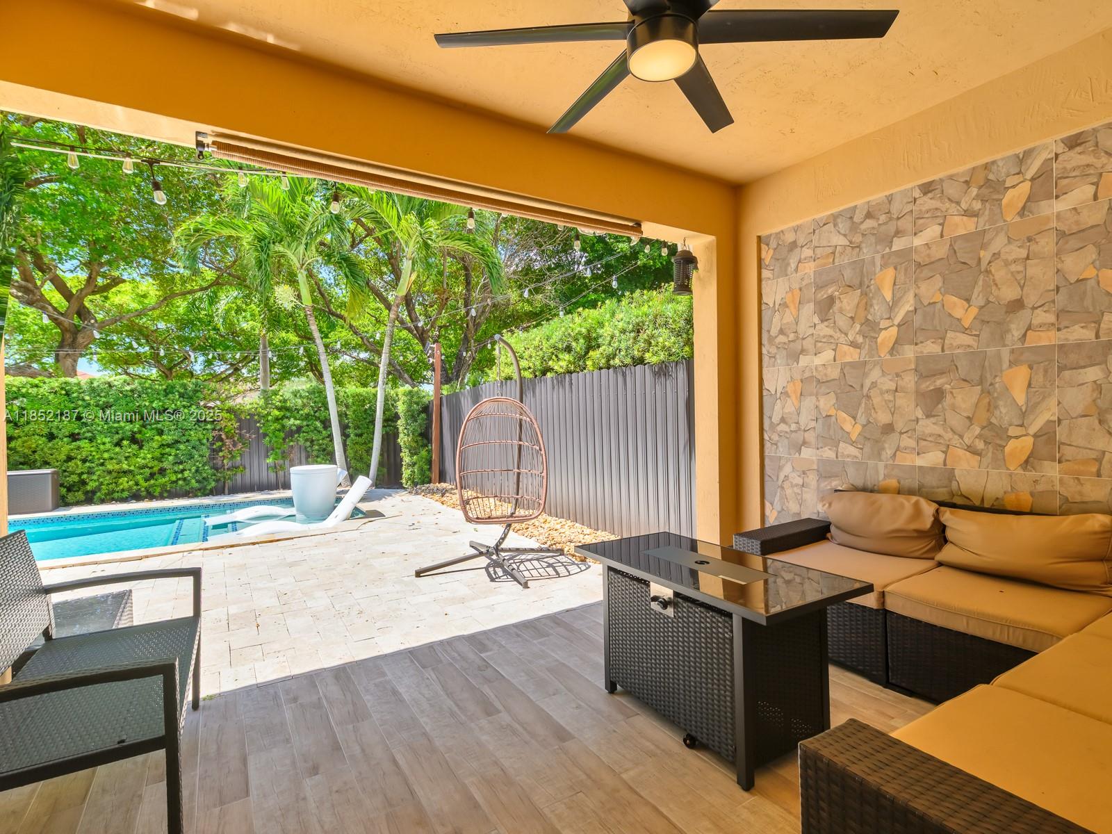 PRECIOUS HOMES AT LAKES B - Residential