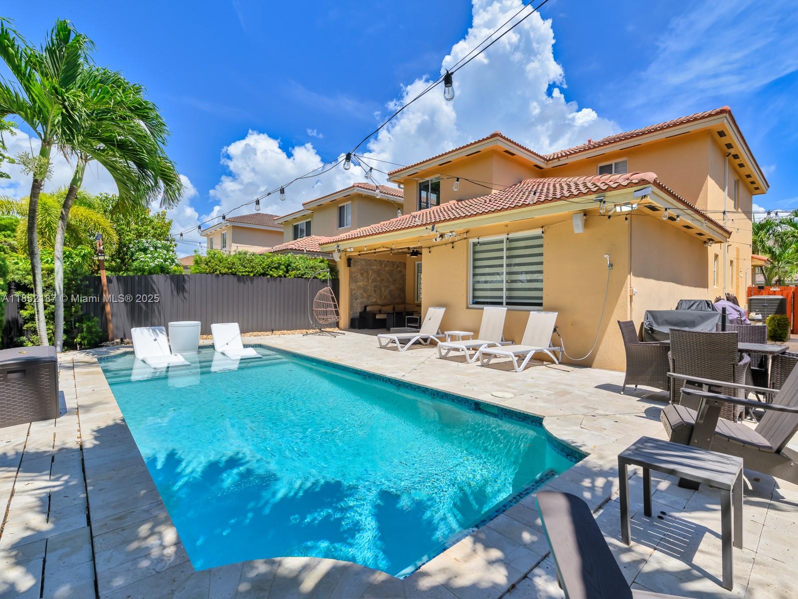 PRECIOUS HOMES AT LAKES B - Residential