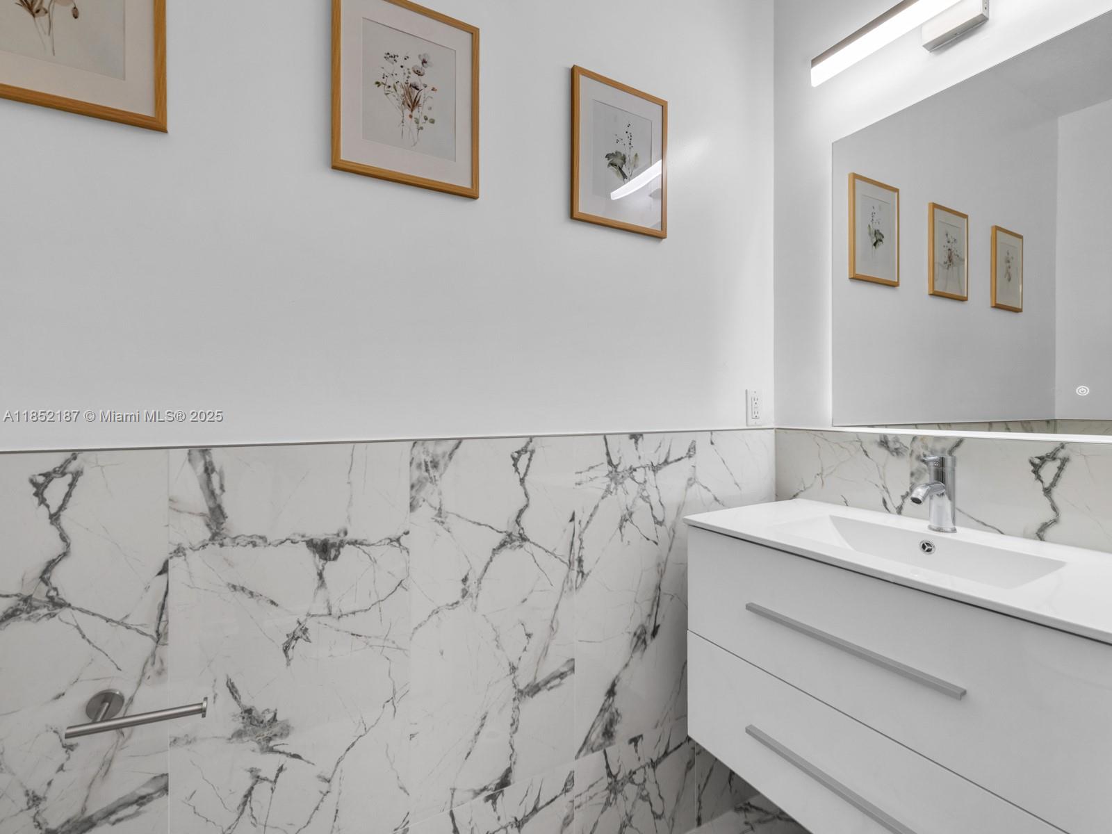 PRECIOUS HOMES AT LAKES B - Residential