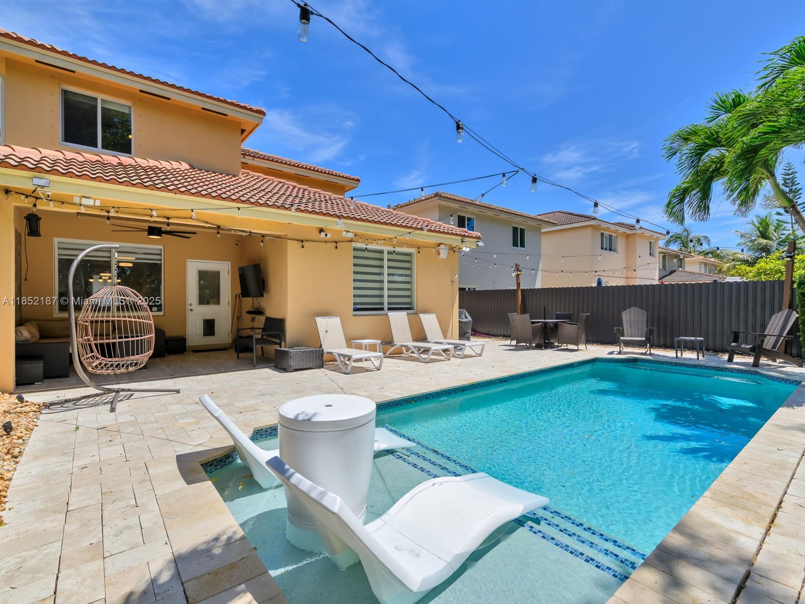 PRECIOUS HOMES AT LAKES B - Residential