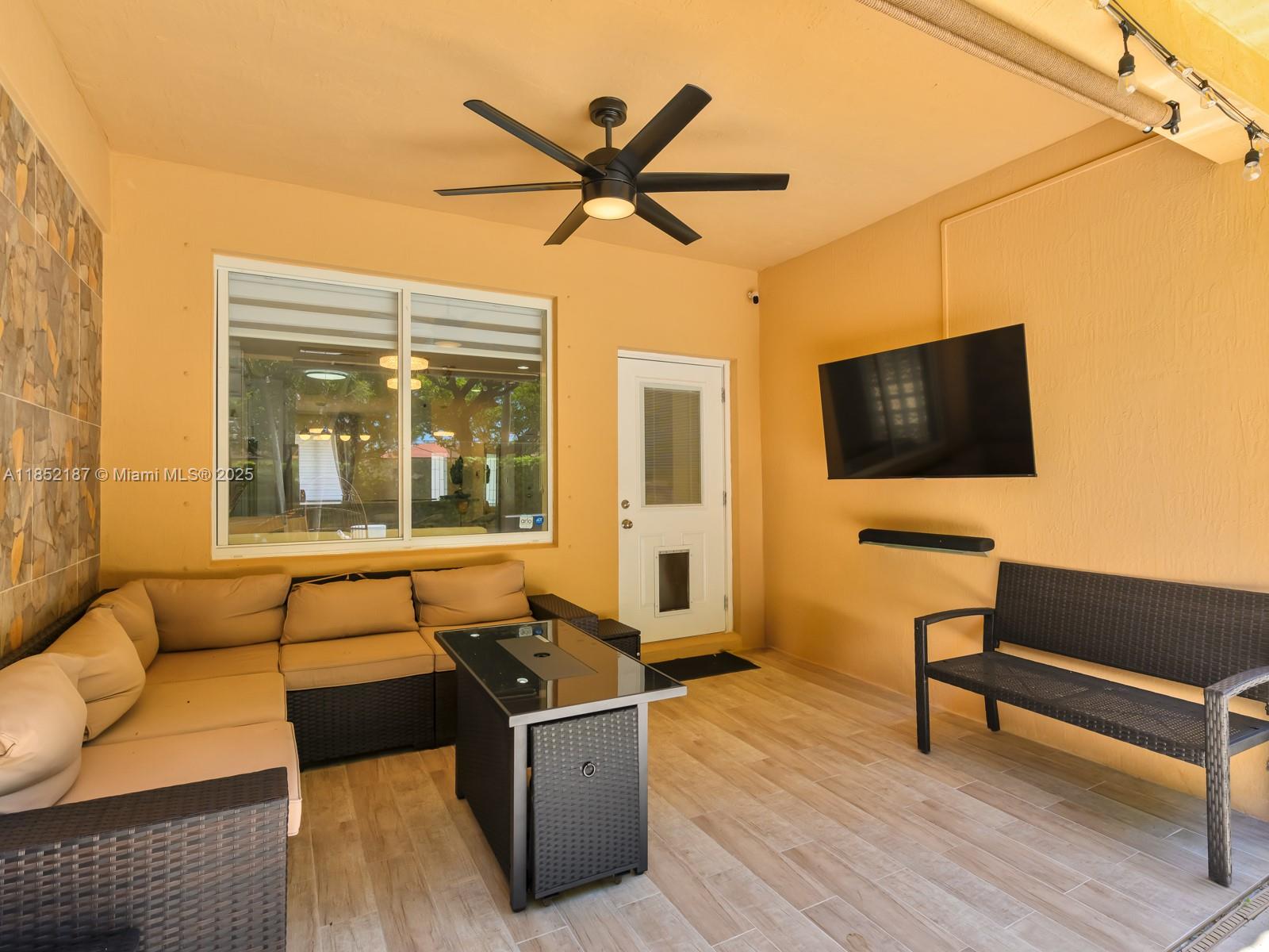 PRECIOUS HOMES AT LAKES B - Residential