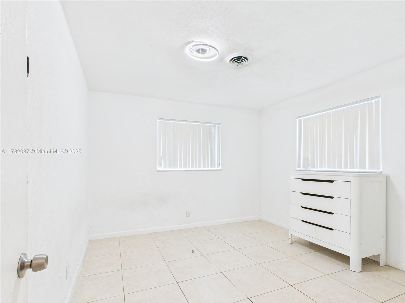 RIVERSIDE PARK ADD AMEN P - Residential Income