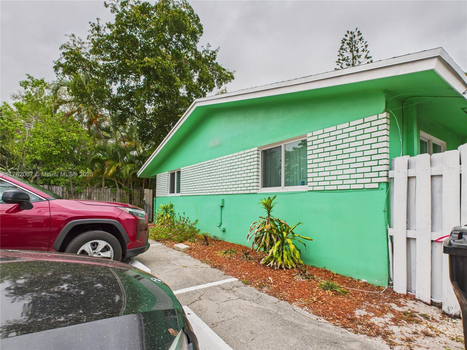 1713 SW 11th Ct