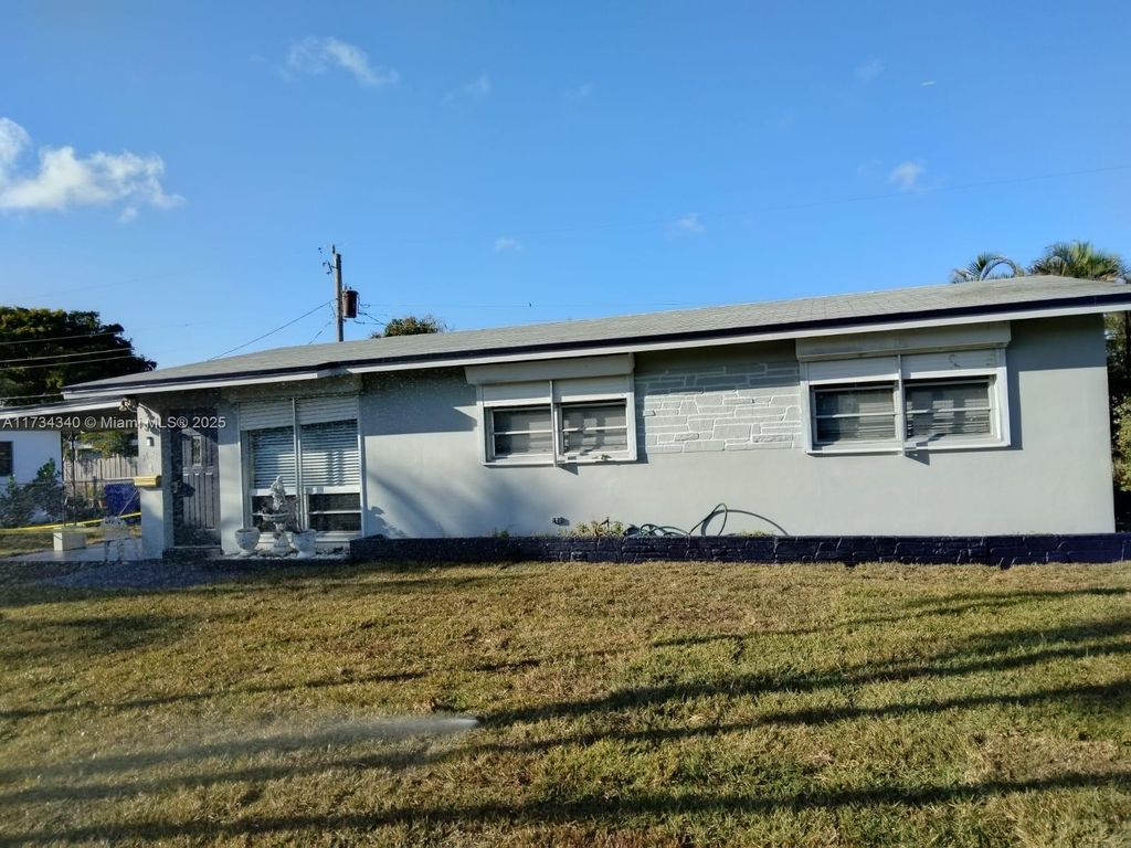 Photo of 2421 SW 6th Street, Fort Lauderdale, FL 33312 (MLS # A11734340)