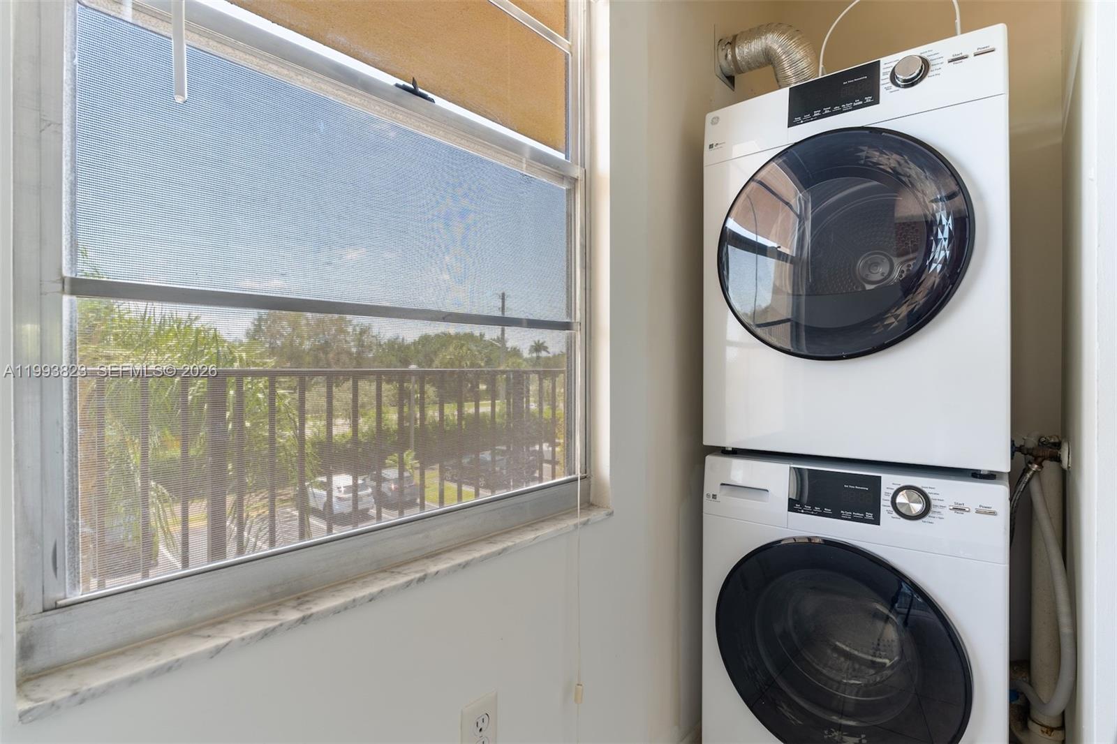 IVANHOE EAST AT CENTURY V - Residential Lease