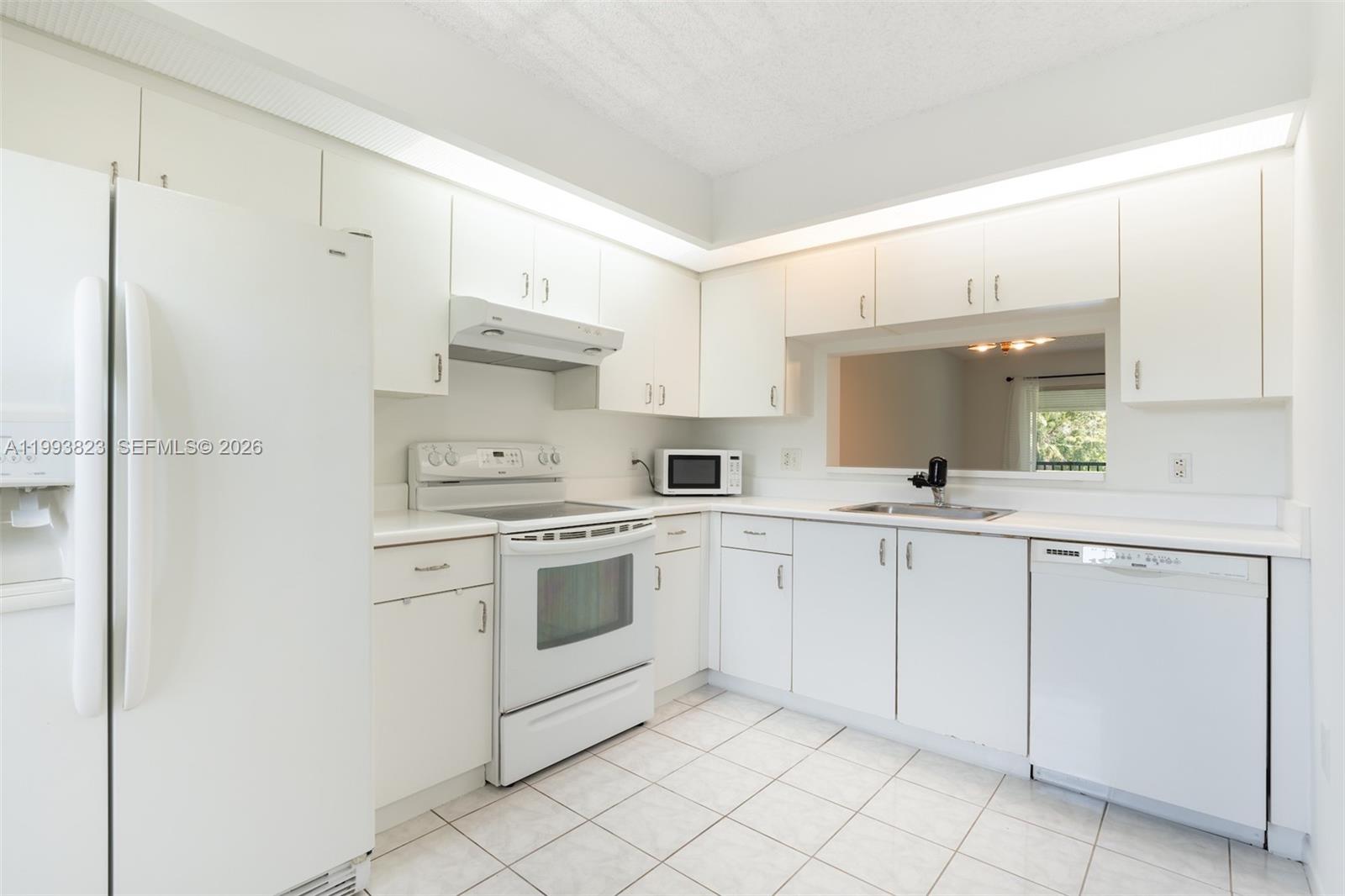 IVANHOE EAST AT CENTURY V - Residential Lease