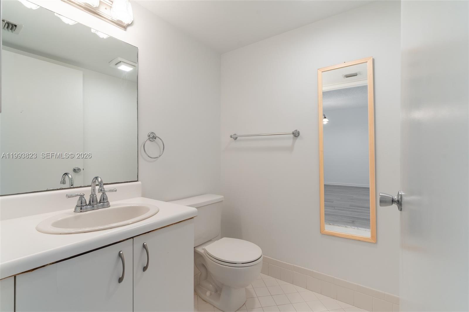 IVANHOE EAST AT CENTURY V - Residential Lease