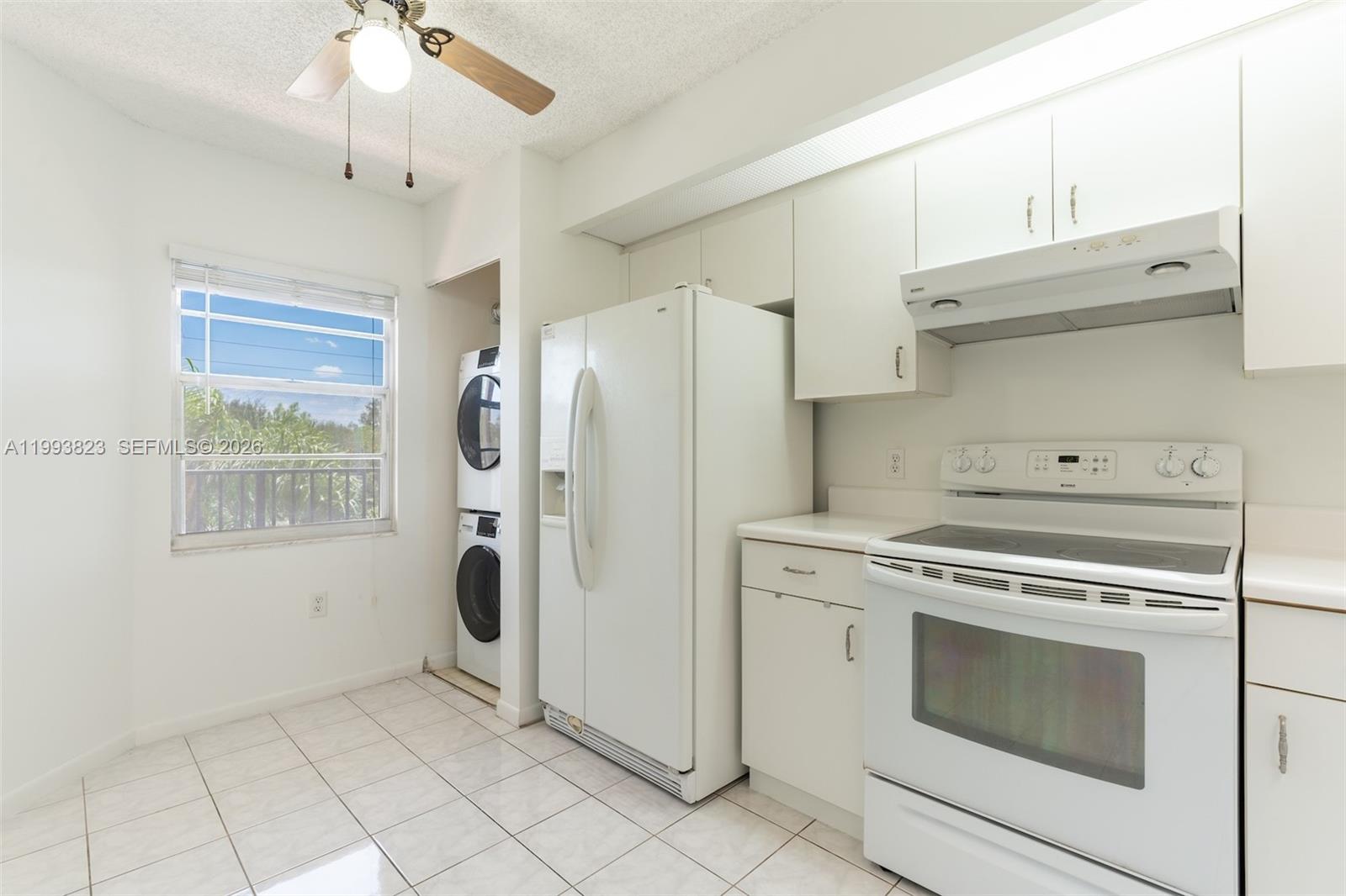 IVANHOE EAST AT CENTURY V - Residential Lease