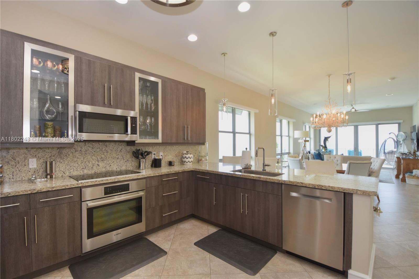 VILLAS BY THE SEA 4 CONDO - Residential