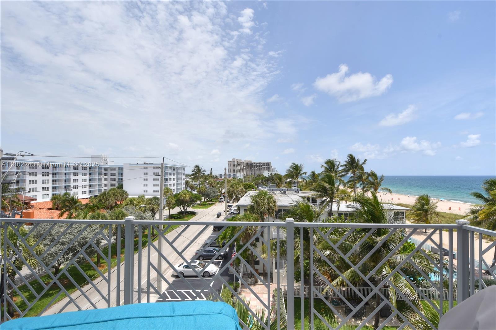 VILLAS BY THE SEA 4 CONDO - Residential