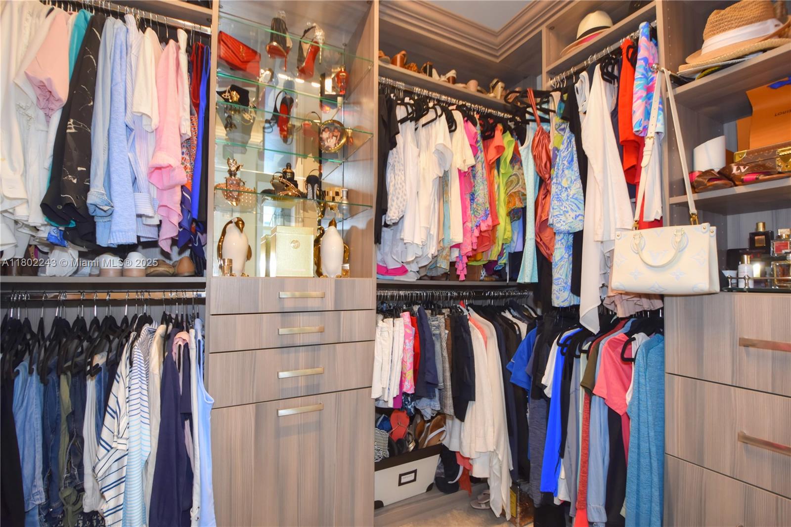 VILLAS BY THE SEA 4 CONDO - Residential