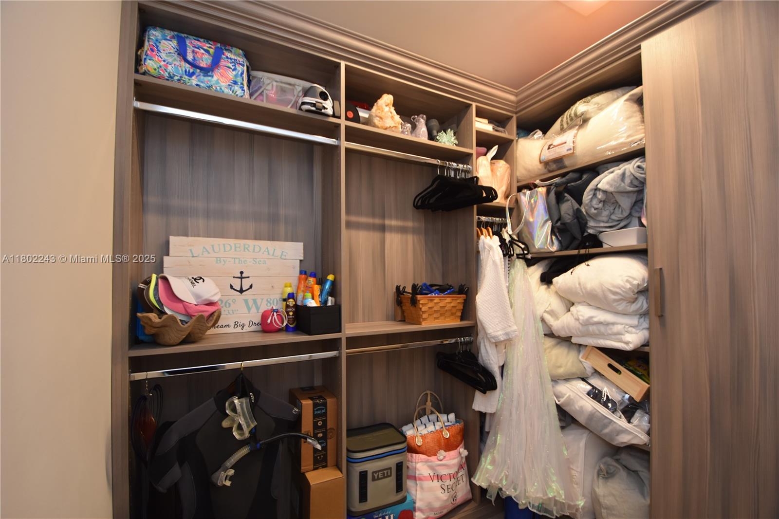 VILLAS BY THE SEA 4 CONDO - Residential