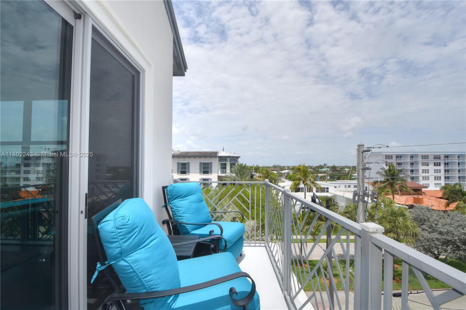 VILLAS BY THE SEA 4 CONDO - Residential