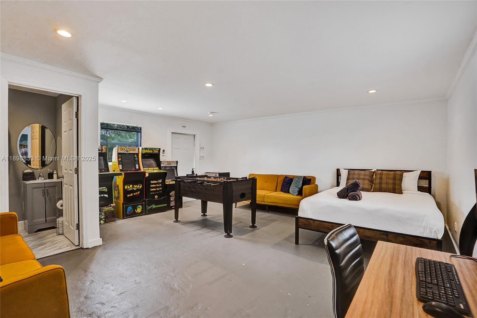 GULFSTREAM ESTATES NO 2 - Residential Lease