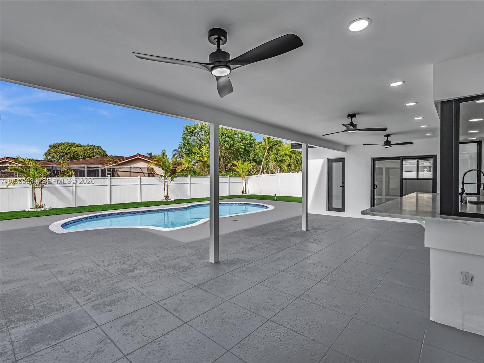 HOLLYWOOD HILLS 1965 - Residential