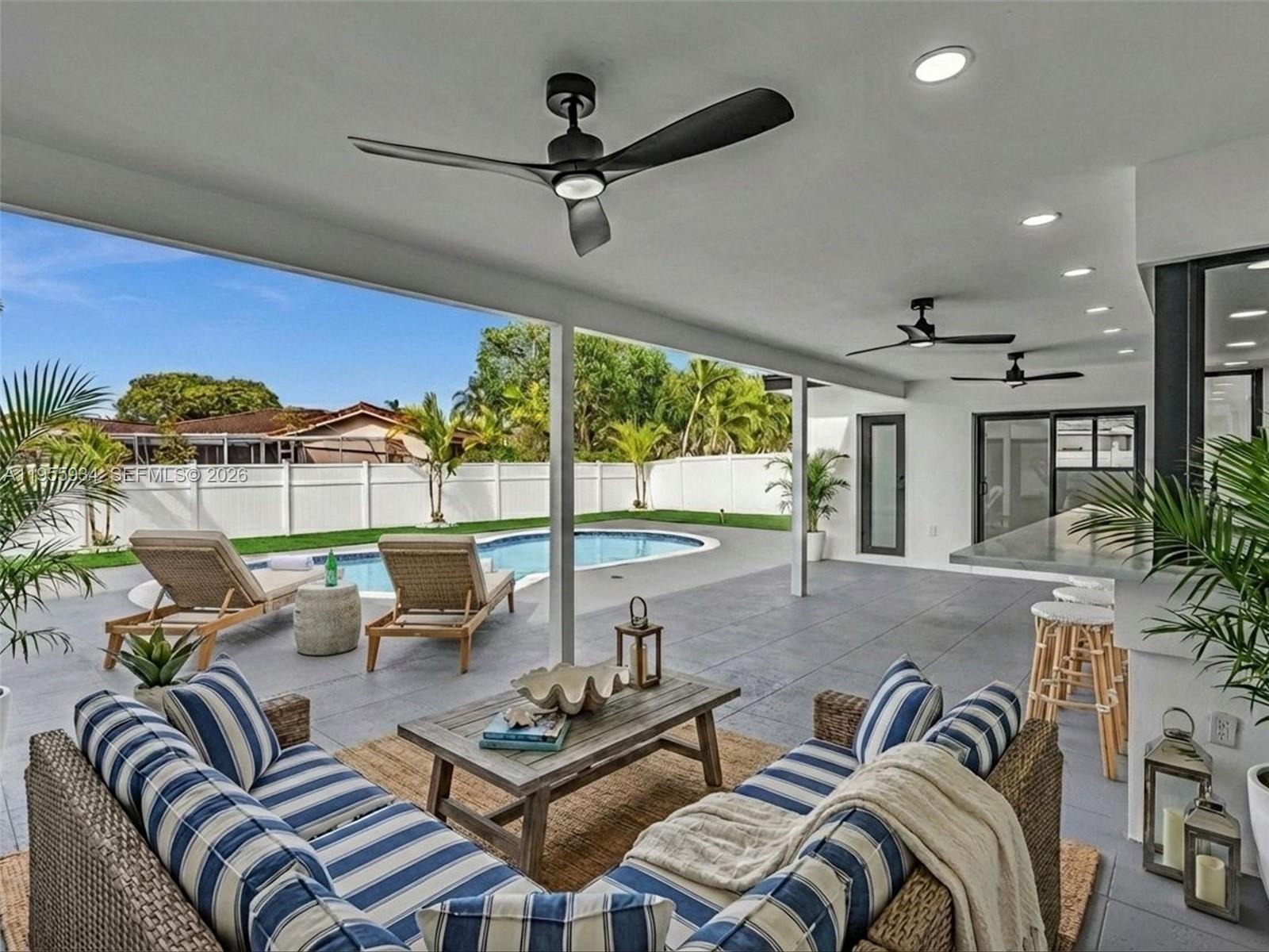 HOLLYWOOD HILLS 1965 - Residential