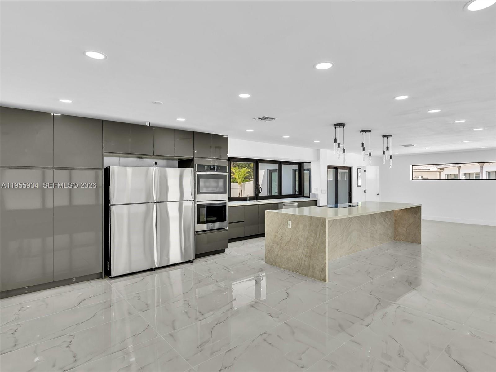 HOLLYWOOD HILLS 1965 - Residential