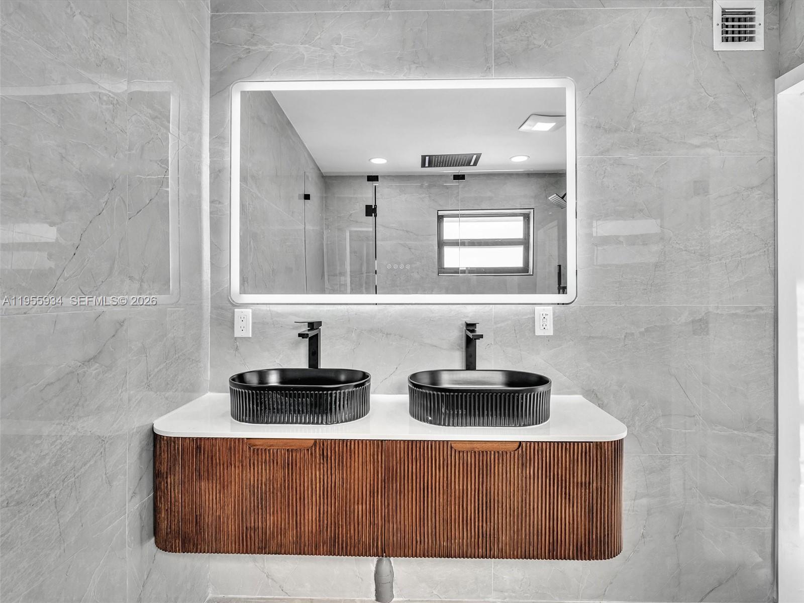 HOLLYWOOD HILLS 1965 - Residential