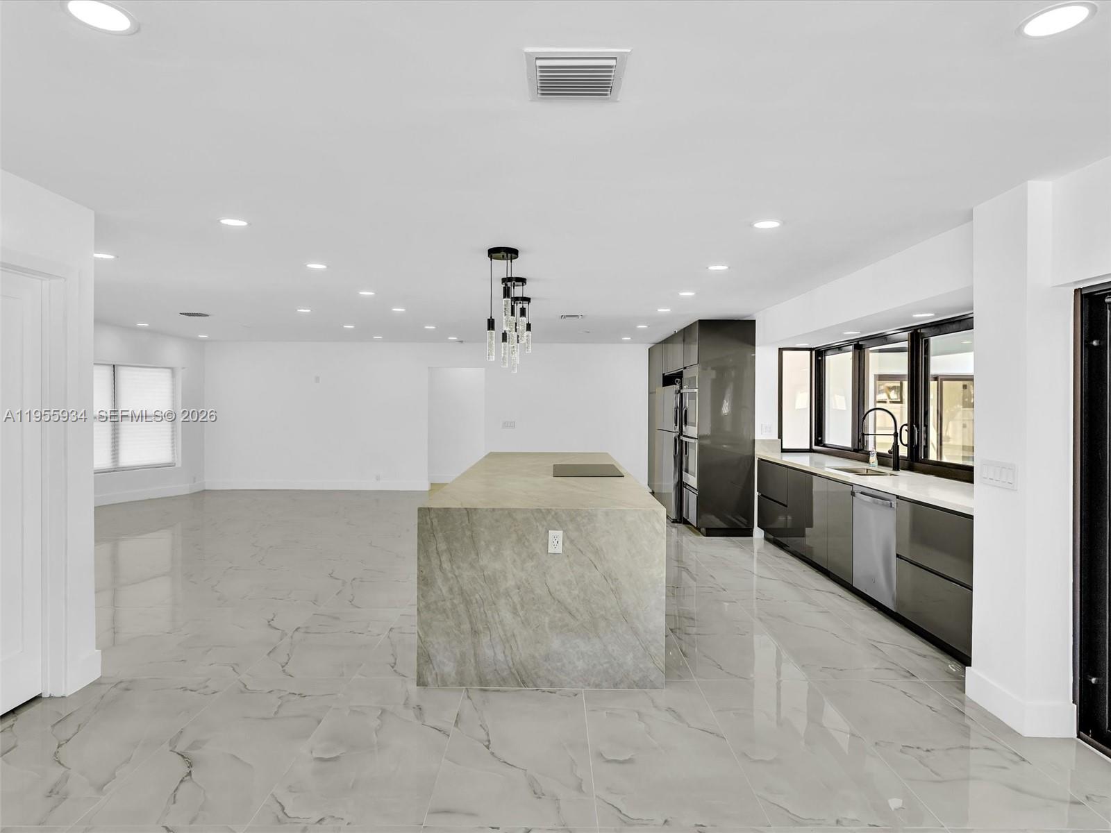 HOLLYWOOD HILLS 1965 - Residential