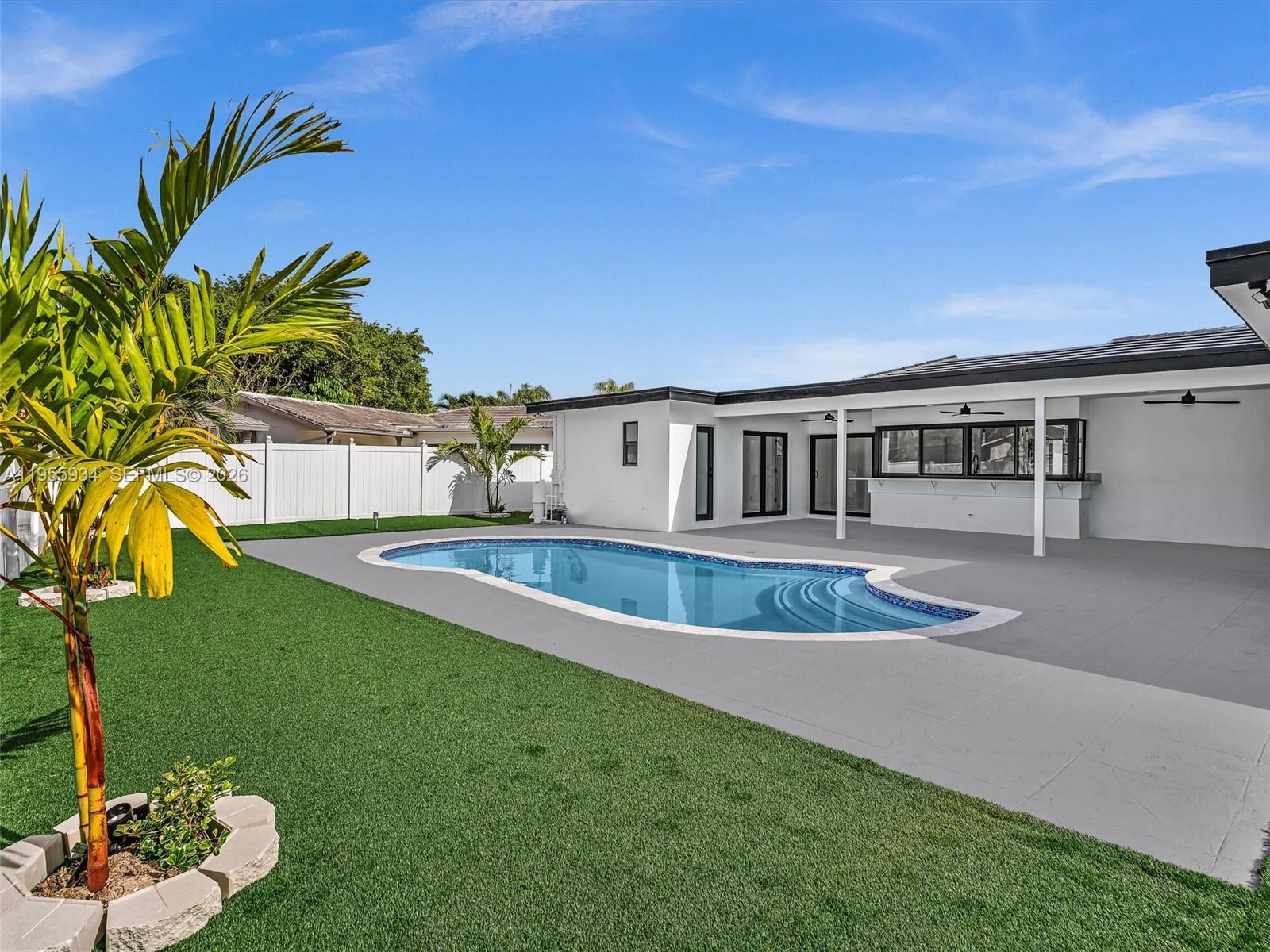 HOLLYWOOD HILLS 1965 - Residential