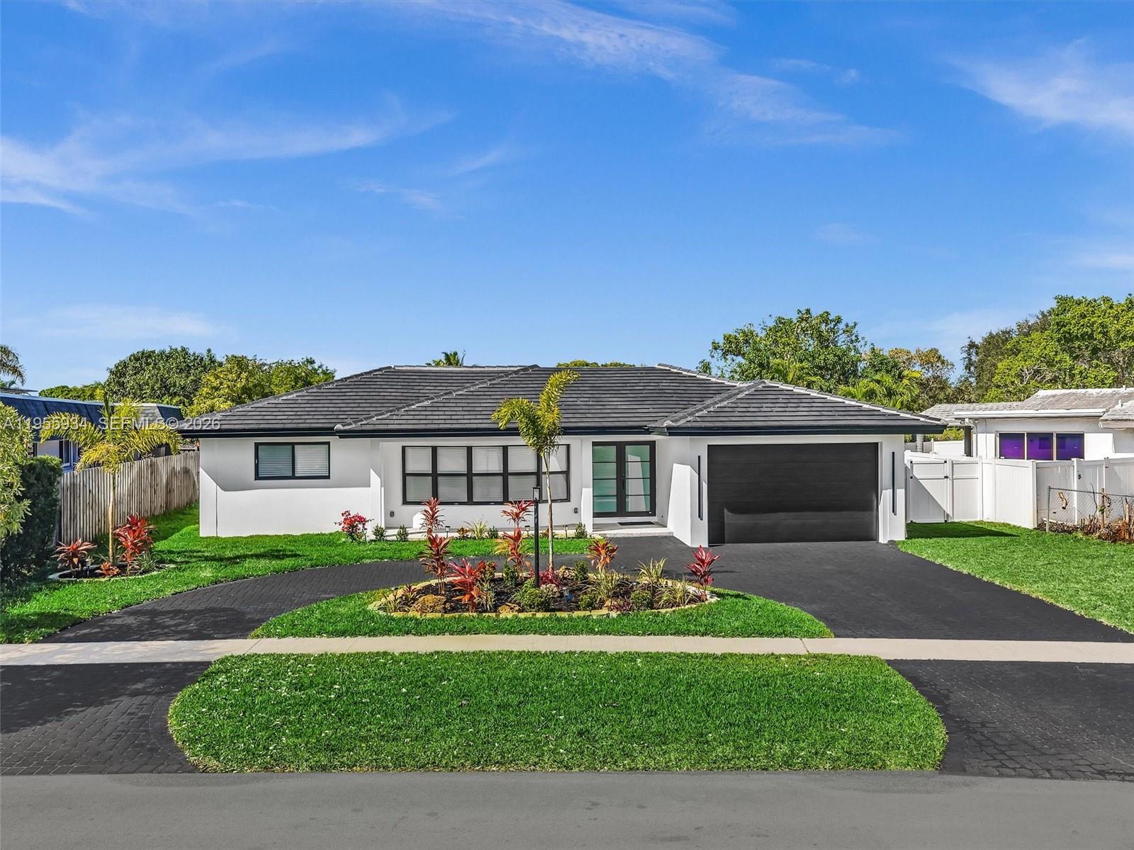 HOLLYWOOD HILLS 1965 - Residential