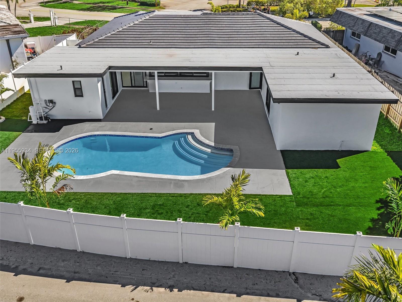 HOLLYWOOD HILLS 1965 - Residential