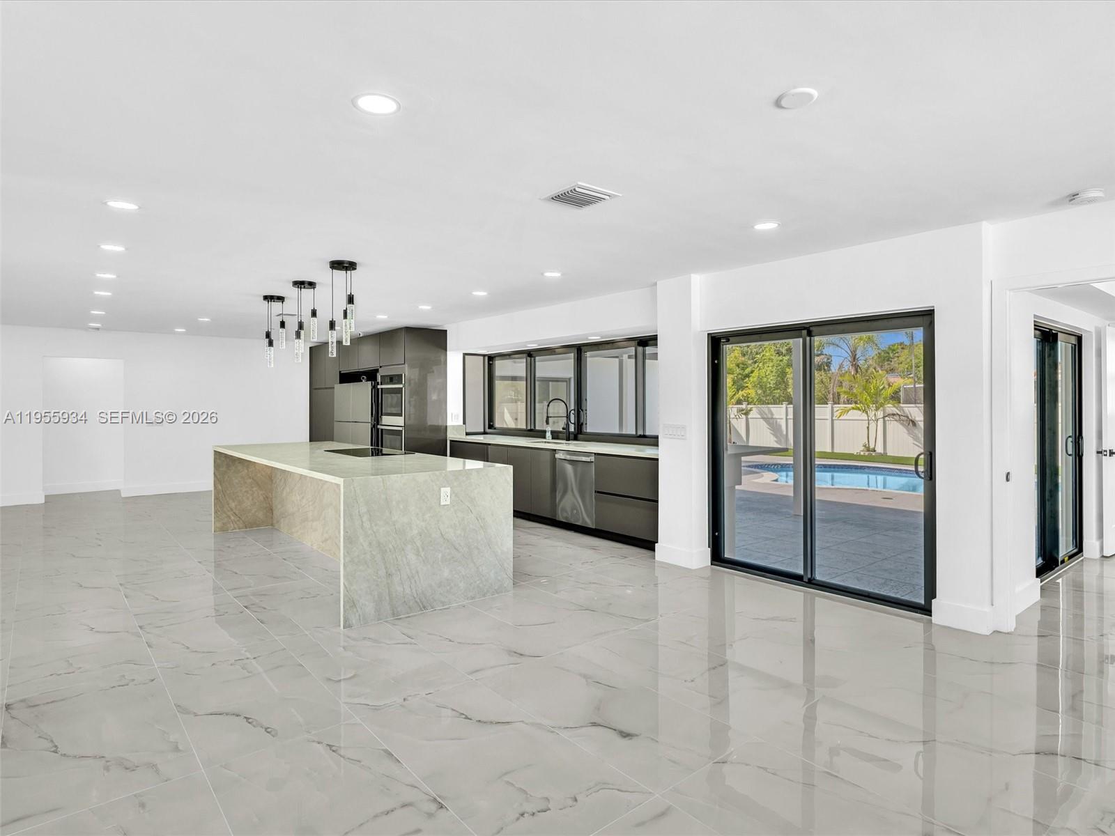 HOLLYWOOD HILLS 1965 - Residential