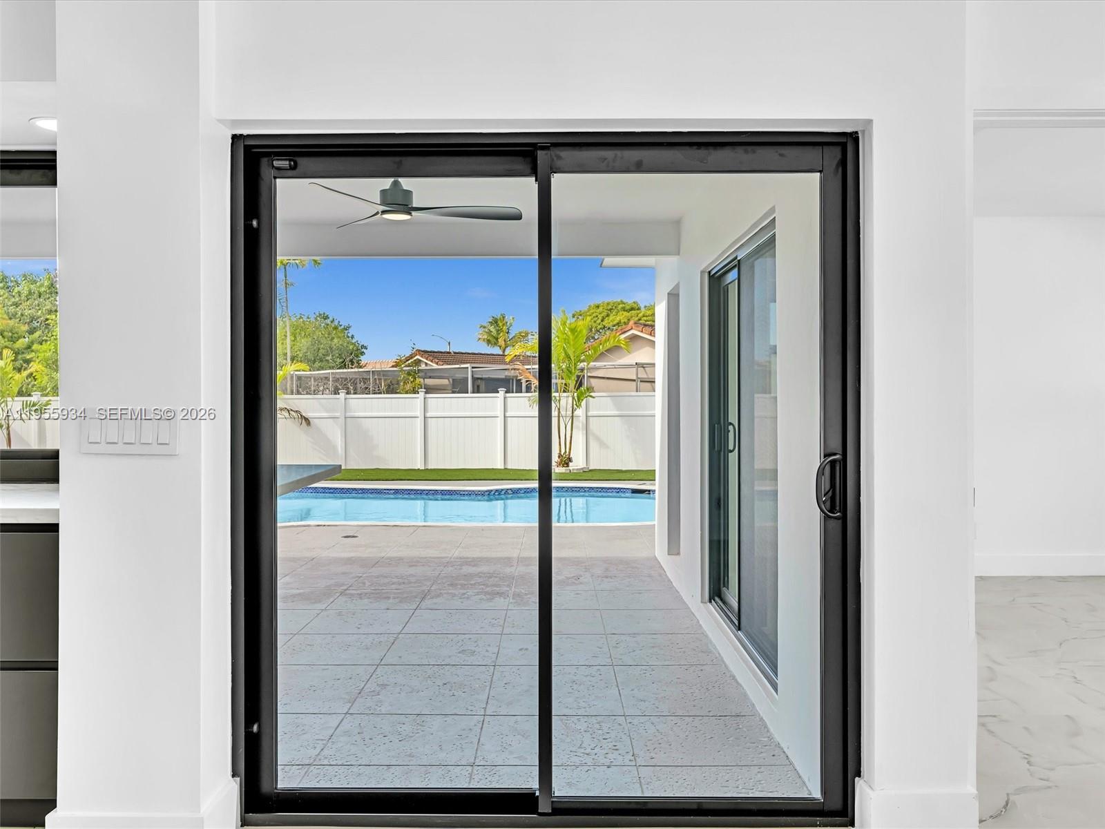 HOLLYWOOD HILLS 1965 - Residential