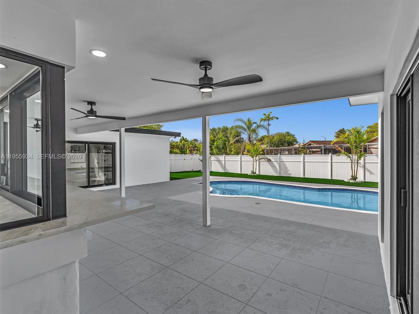 HOLLYWOOD HILLS 1965 - Residential