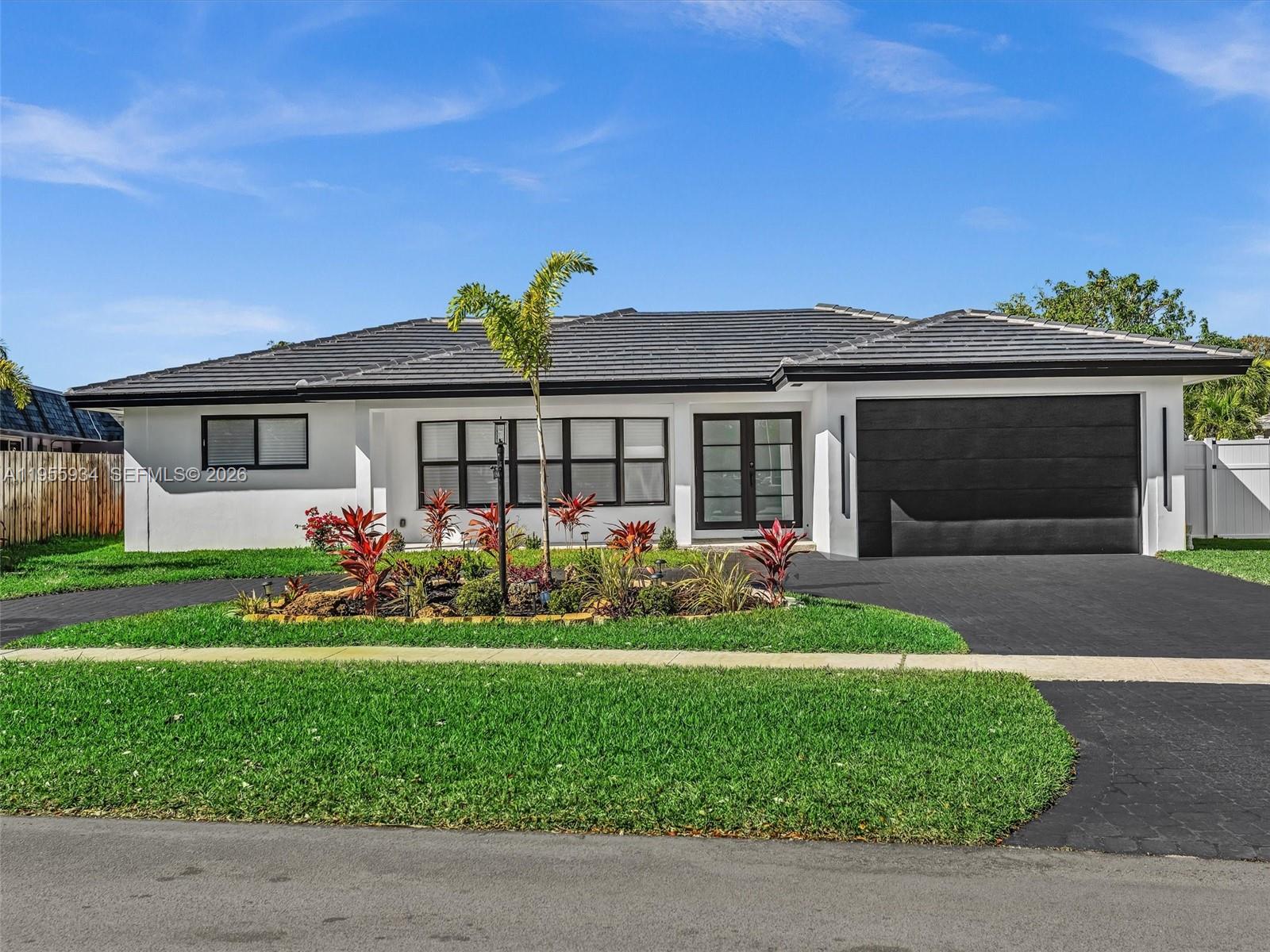 HOLLYWOOD HILLS 1965 - Residential