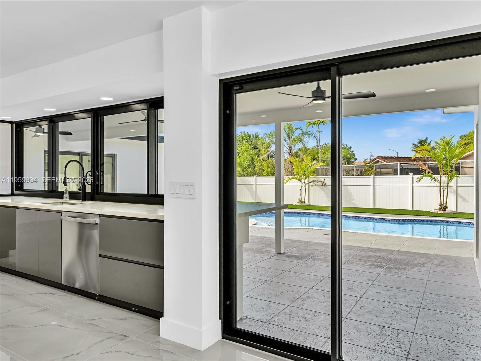 HOLLYWOOD HILLS 1965 - Residential