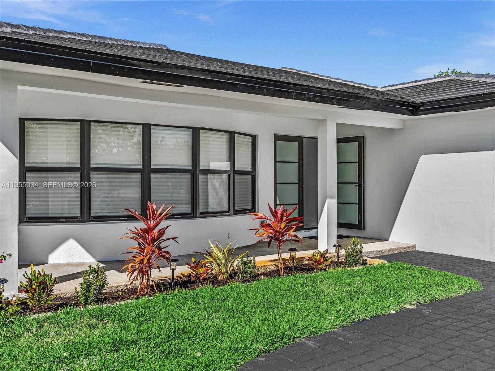 HOLLYWOOD HILLS 1965 - Residential