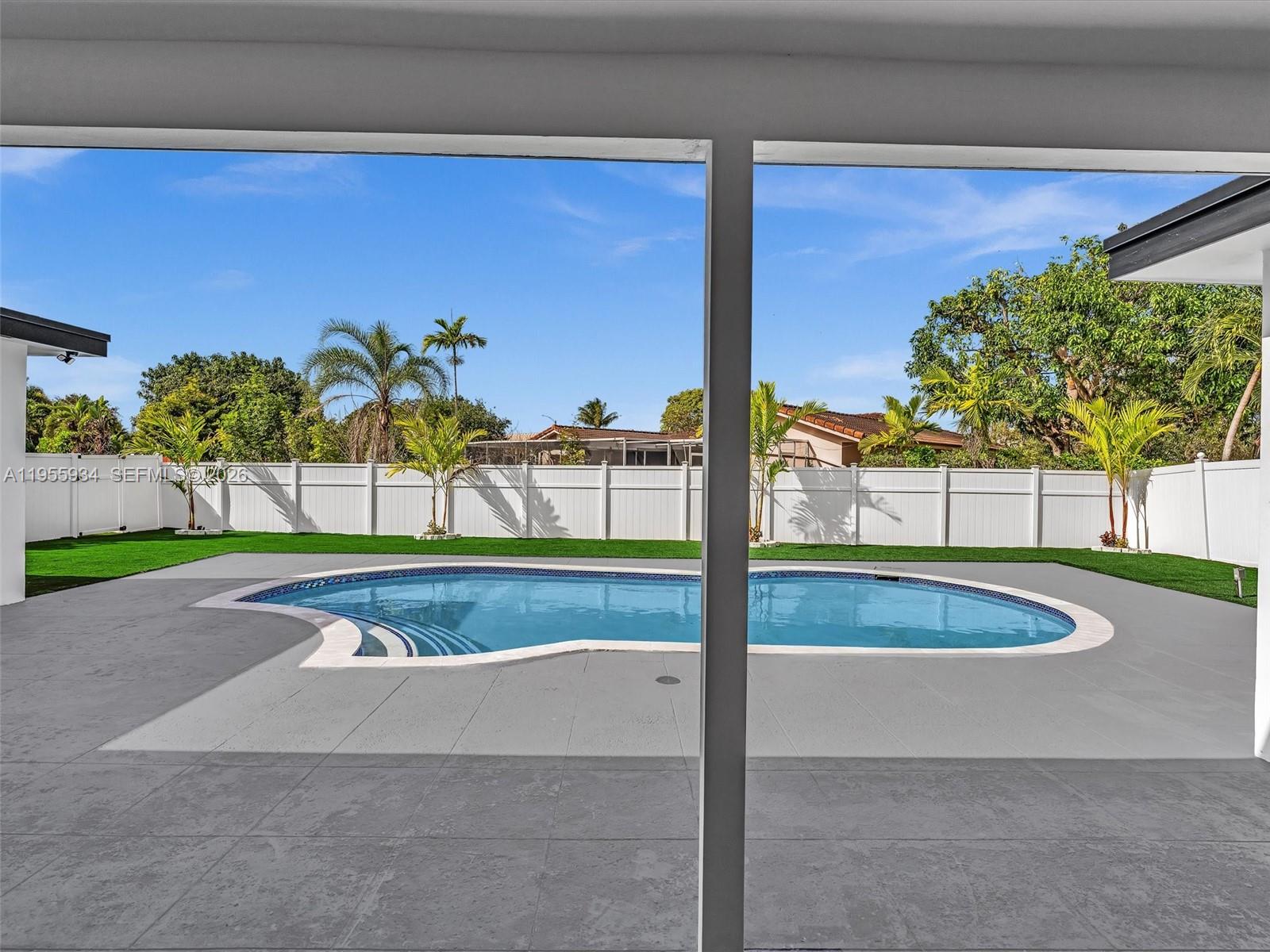 HOLLYWOOD HILLS 1965 - Residential