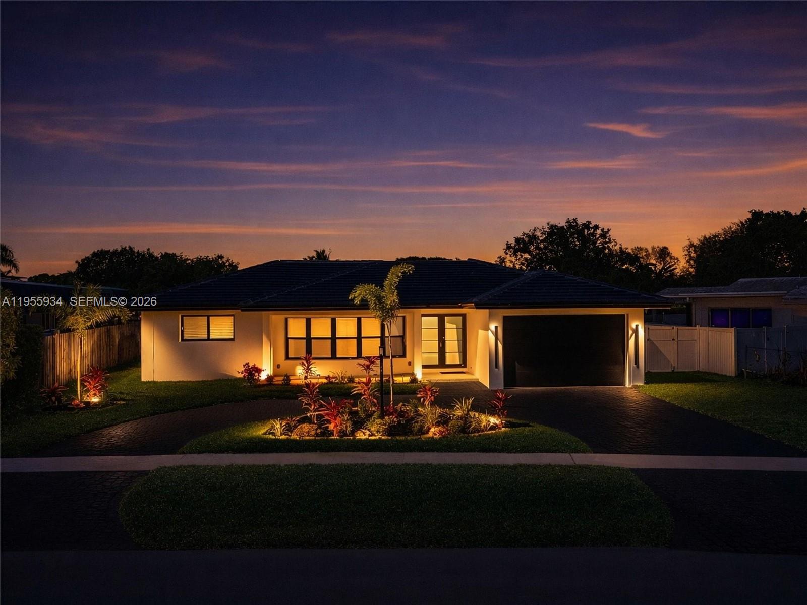 HOLLYWOOD HILLS 1965 - Residential