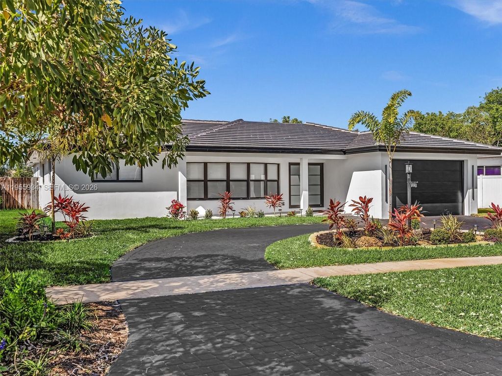 Photo of 1516 N 47th Ave, Hollywood, FL 33021 (MLS # A11955934)