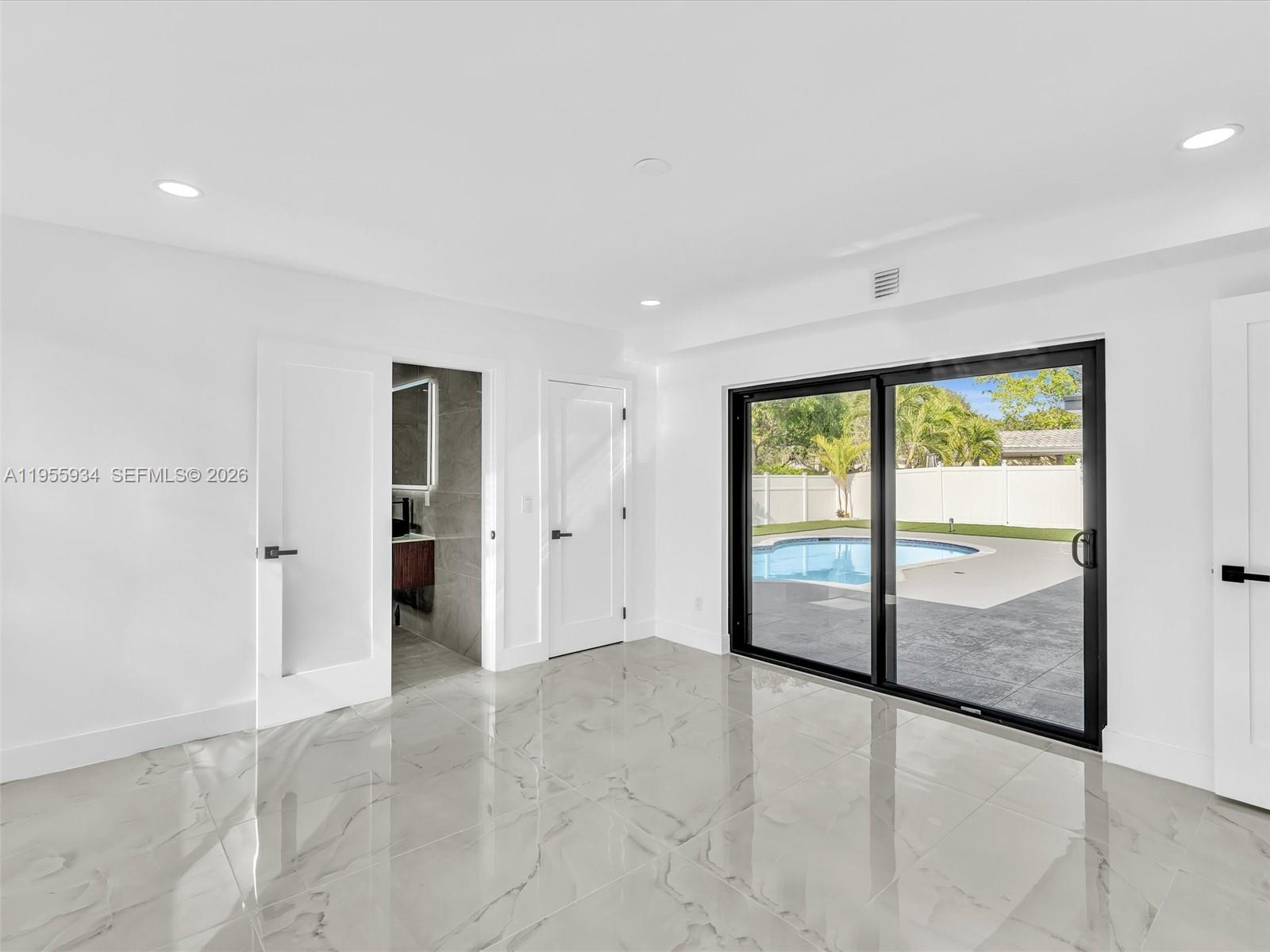 HOLLYWOOD HILLS 1965 - Residential