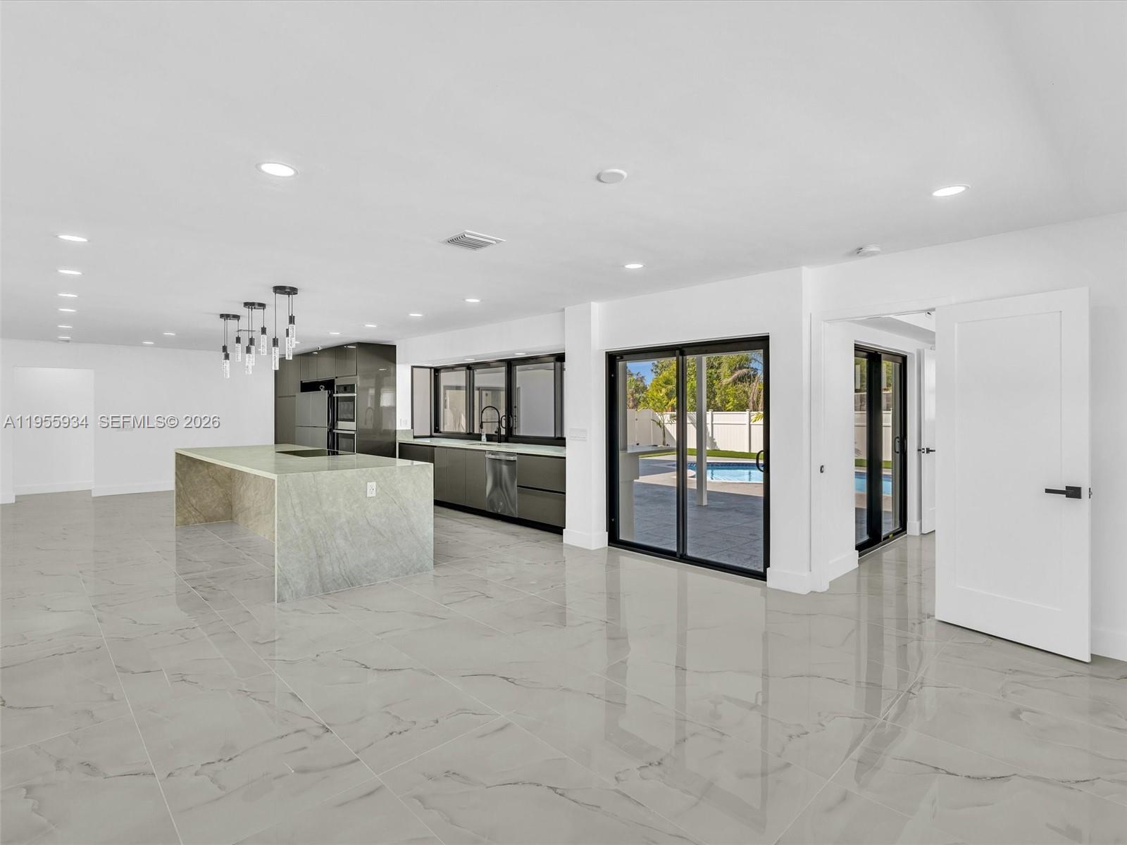 HOLLYWOOD HILLS 1965 - Residential