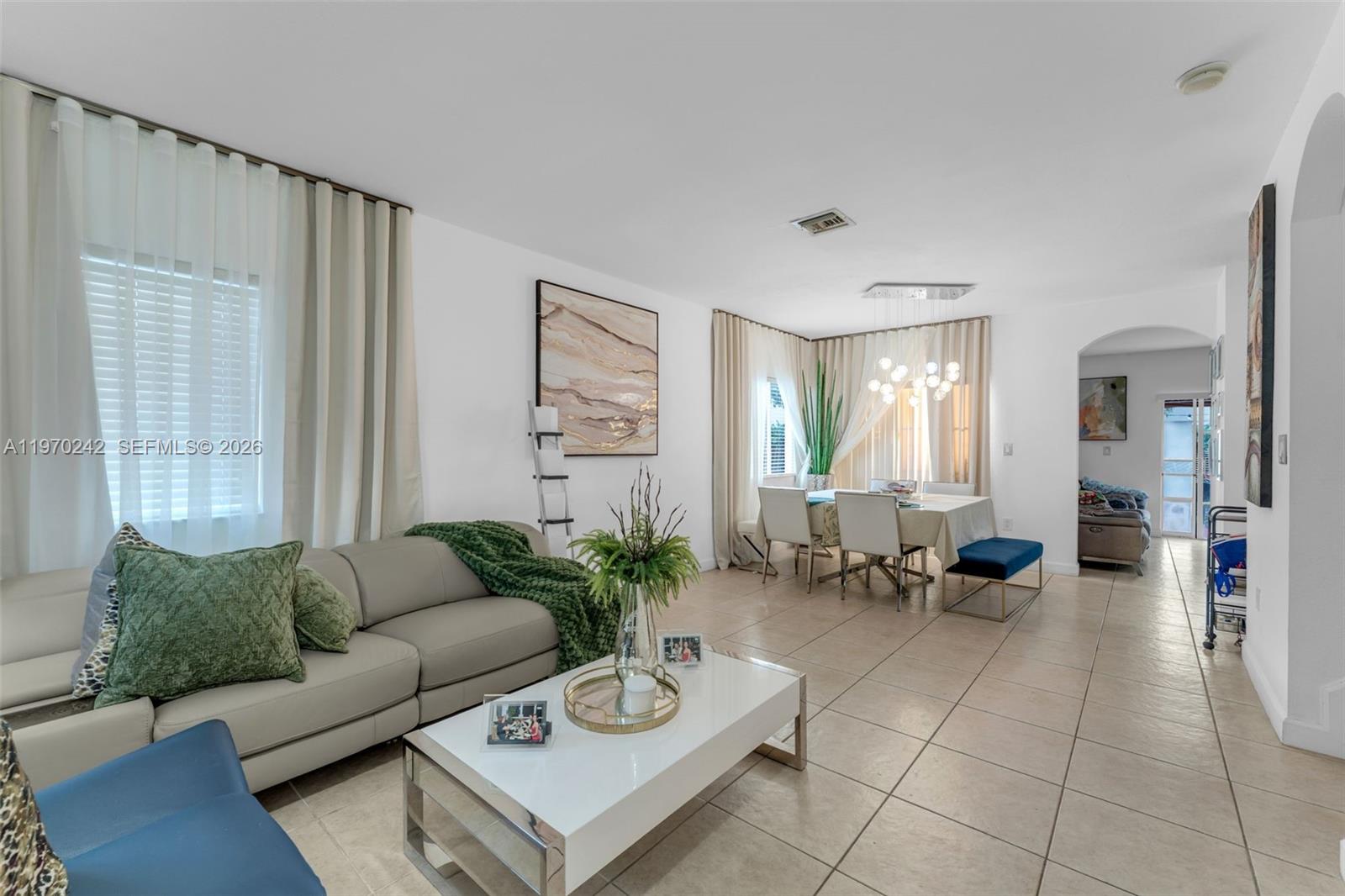 EMERALD LAKES - Residential