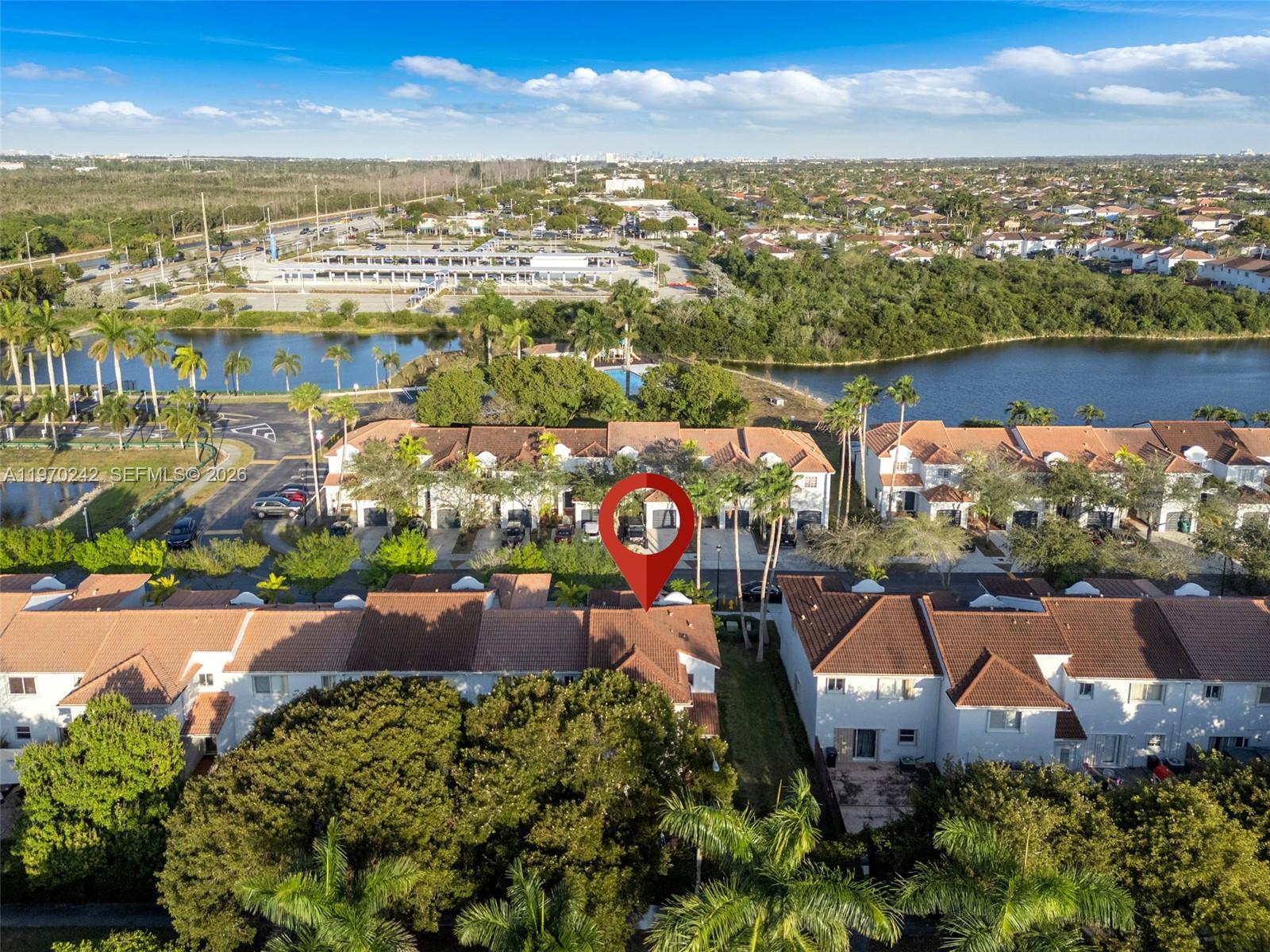 EMERALD LAKES - Residential