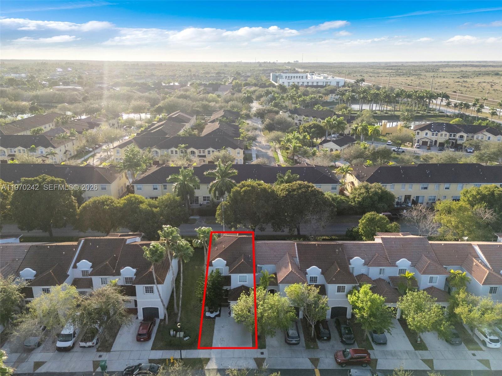 EMERALD LAKES - Residential