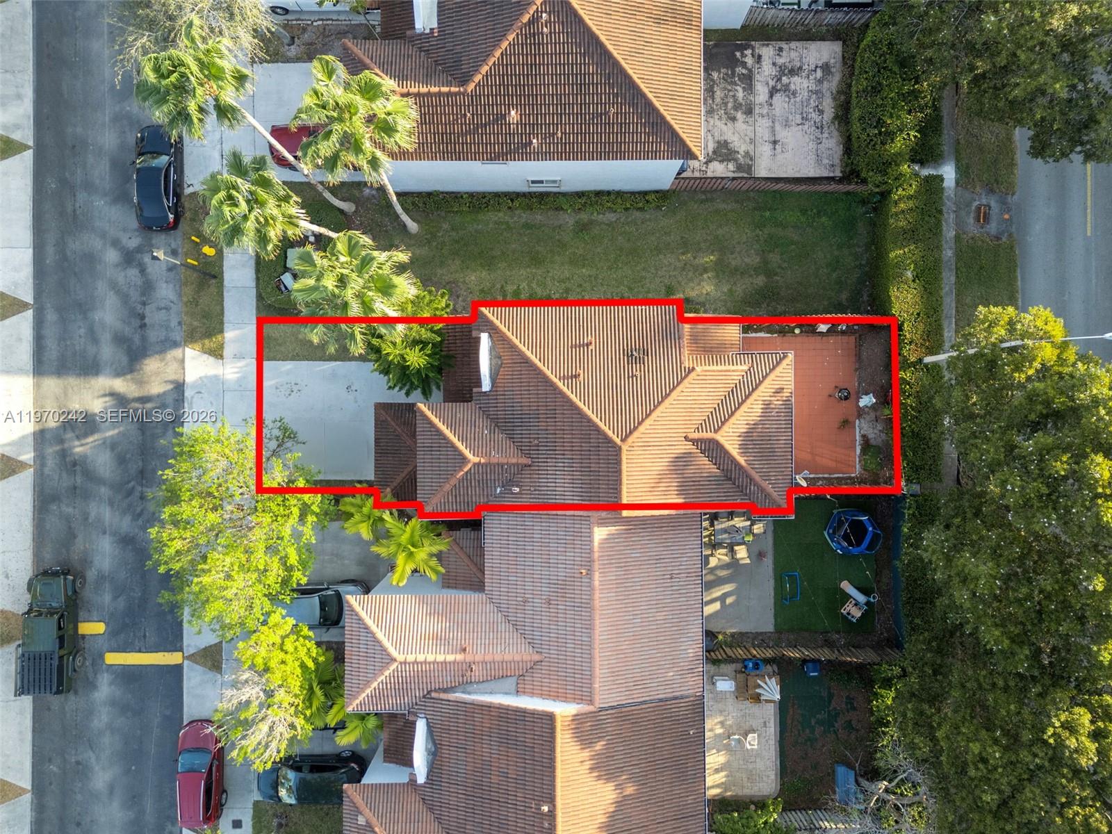 EMERALD LAKES - Residential