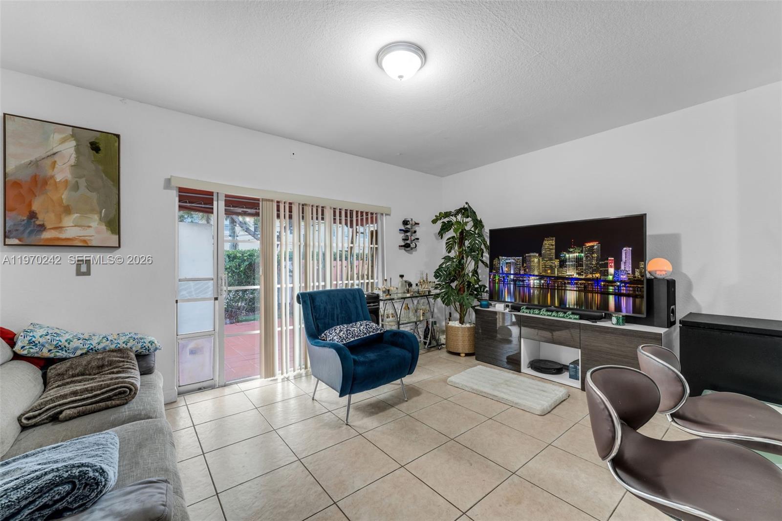 EMERALD LAKES - Residential